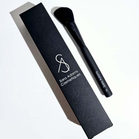 Sara Adams Cosmetiques Angled Sculpting Blush Brush #16 - Picture 2 of 6
